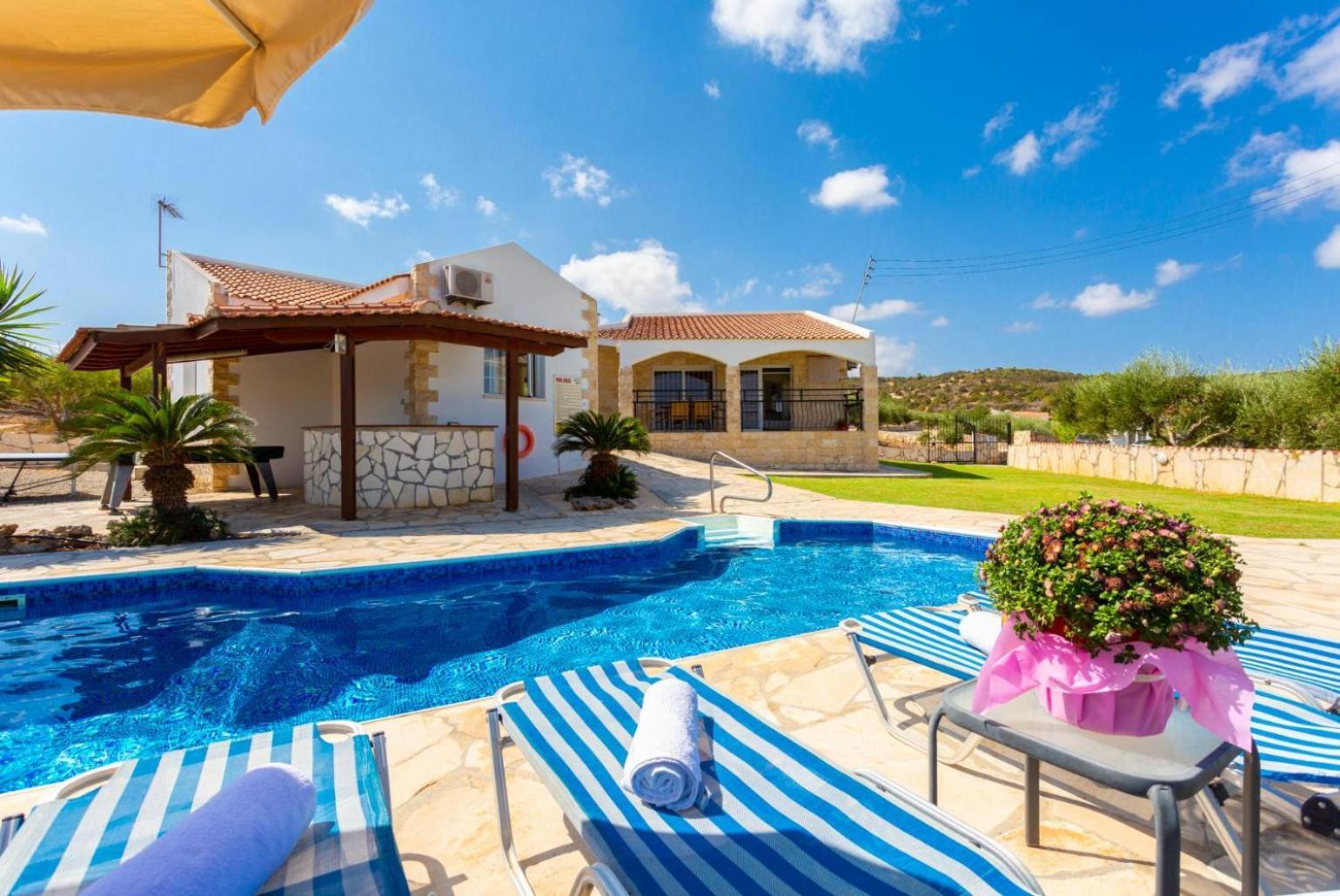 Villa Thea เนโอโชริโอ ภายนอก รูปภาพ